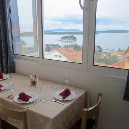 公寓 In With Sea View, Terrace, Air Conditioning, W-lan 赫瓦尔