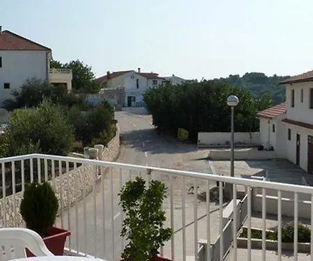 דירה In With Sea View, Terrace, Air Conditioning, W-lan